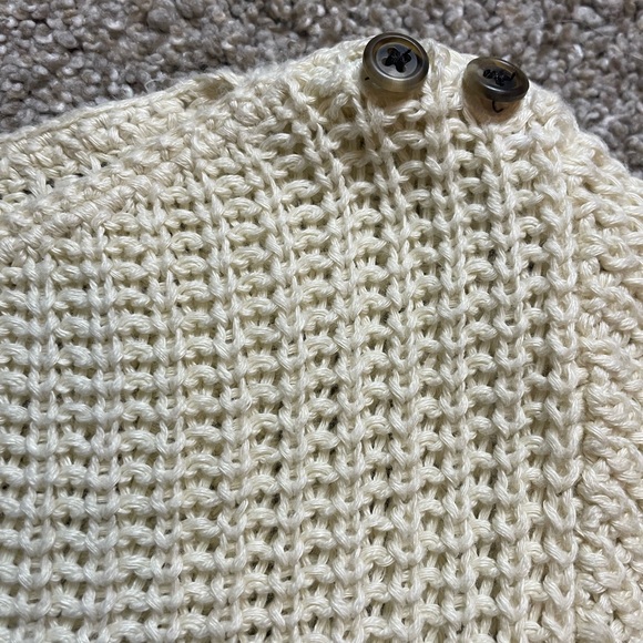 Lauren Jeans Co by Ralph Lauren - Cream Sweater. Size medium - Picture 5 of 8